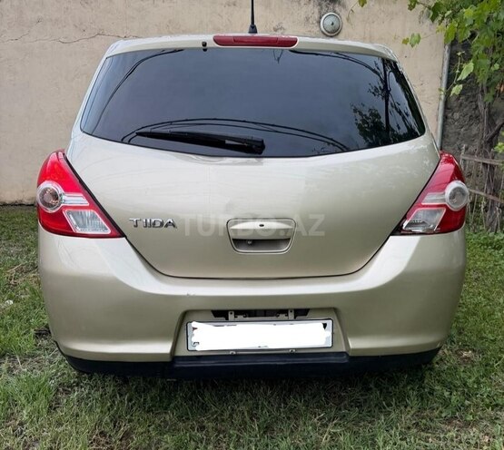 Nissan Tiida-2