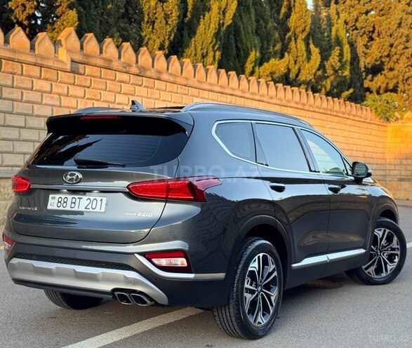 Hyundai Santa Fe-5