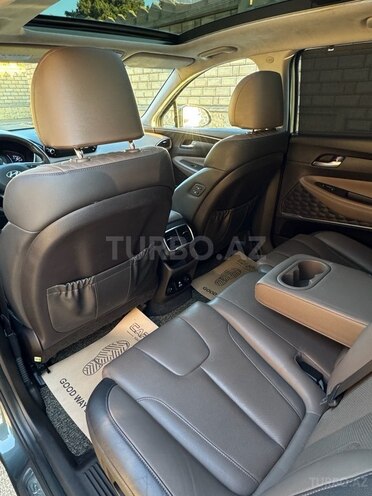 Hyundai Santa Fe-13
