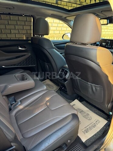 Hyundai Santa Fe-12