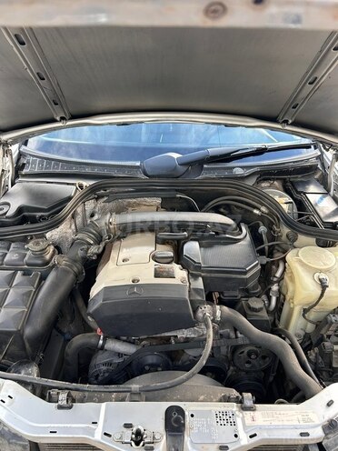 Mercedes C 200-8