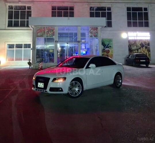 Audi A4-2