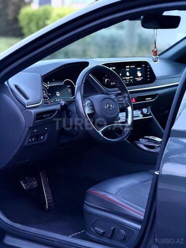Hyundai Sonata-12