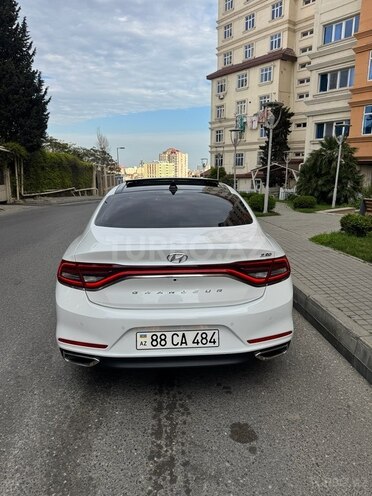 Hyundai Grandeur-8