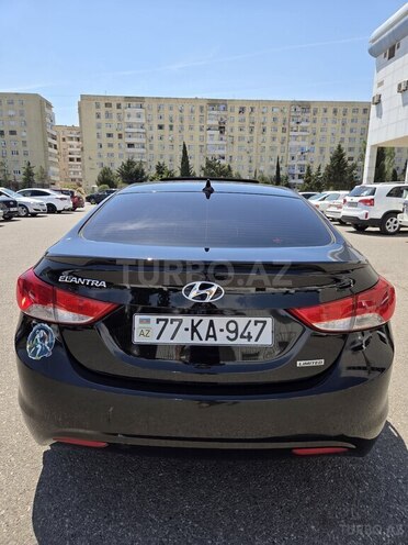 Hyundai Elantra-4