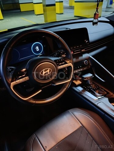 Hyundai Elantra-4