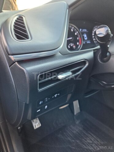 Hyundai Sonata-11