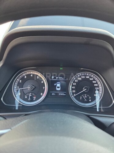 Hyundai Sonata-12