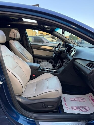 Hyundai Sonata-14