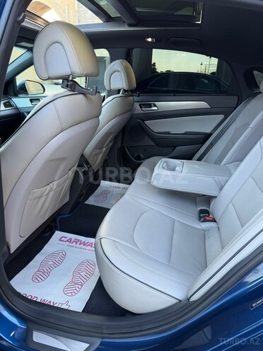 Hyundai Sonata-16