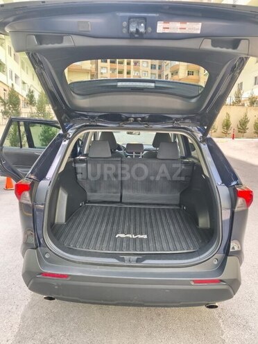 Toyota RAV4-9