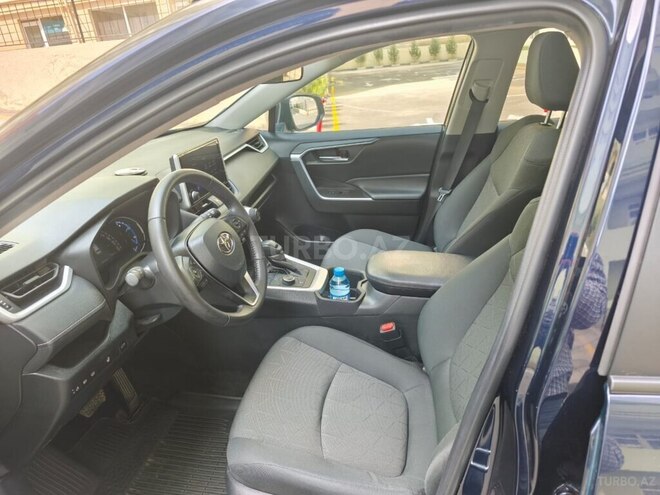 Toyota RAV4-8