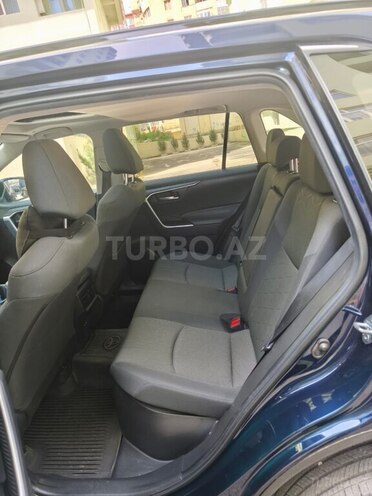 Toyota RAV4-11
