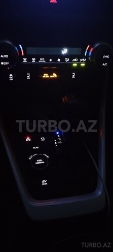 Toyota RAV4-14