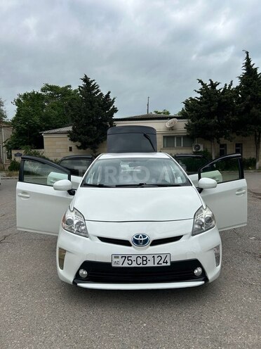 Toyota Prius-3