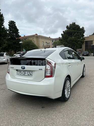 Toyota Prius-4