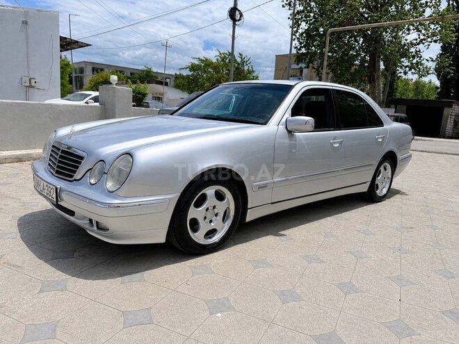 Mercedes E 240-8