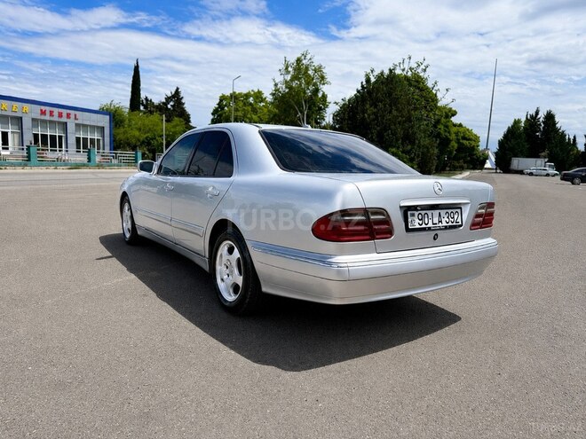 Mercedes E 240-6