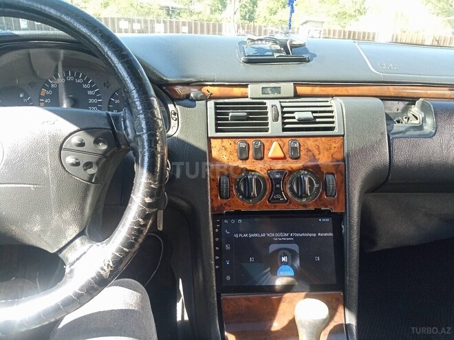 Mercedes E 200-4