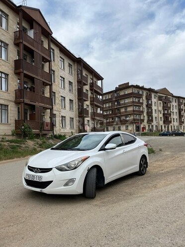 Hyundai Elantra-10