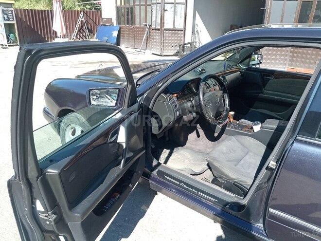 Mercedes E 200-8