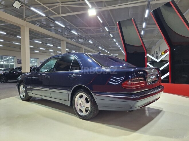 Mercedes E 270-5