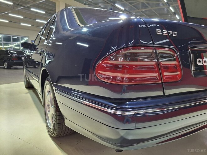 Mercedes E 270-7