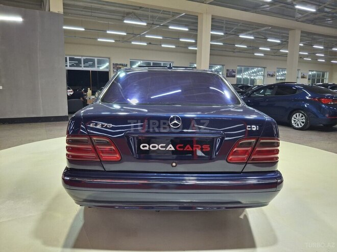 Mercedes E 270-6