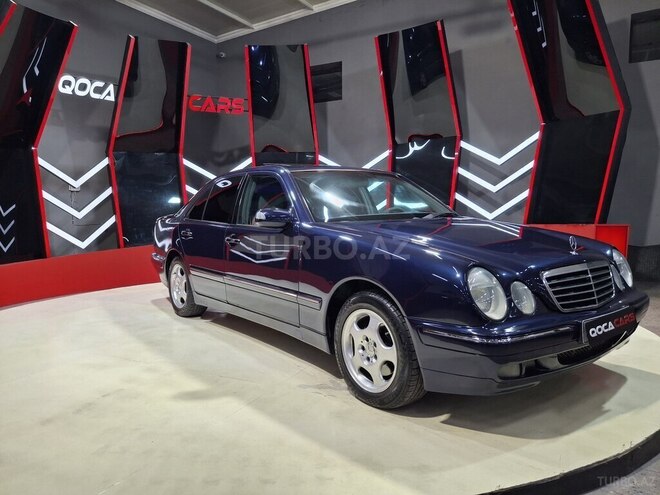 Mercedes E 270-1