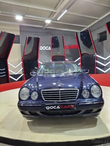 Mercedes E 270-2