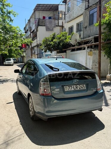 Toyota Prius-4