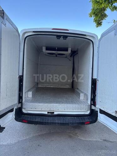Ford Transit-6