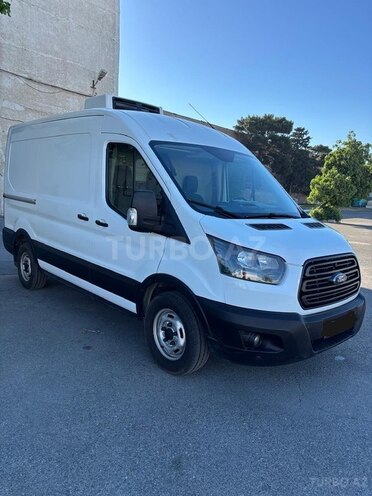 Ford Transit-3