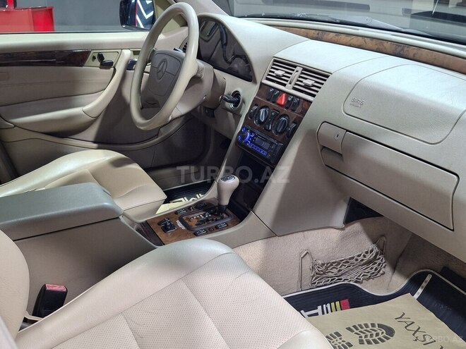 Mercedes C 230-11