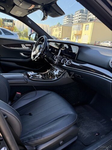 Mercedes E 300-10