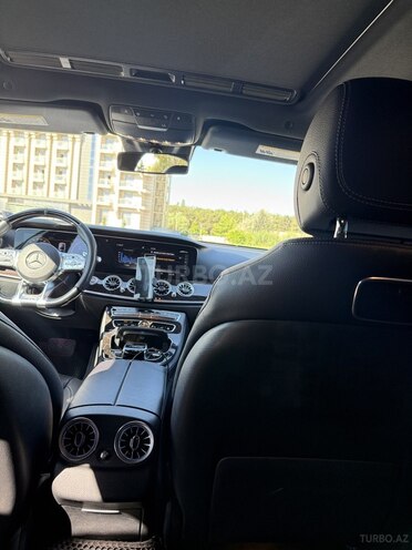 Mercedes E 300-9