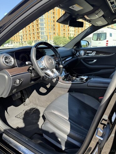 Mercedes E 300-8