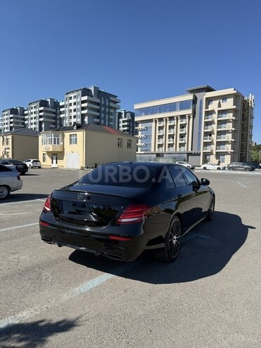 Mercedes E 300-5