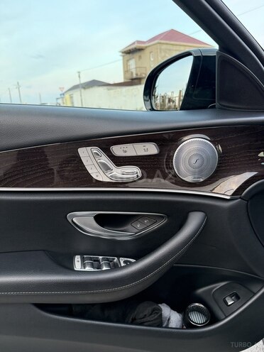 Mercedes E 300-15