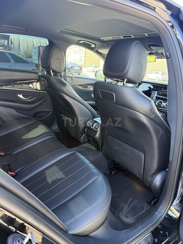 Mercedes E 300-11