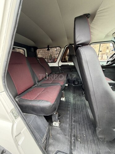 UAZ Hunter-12