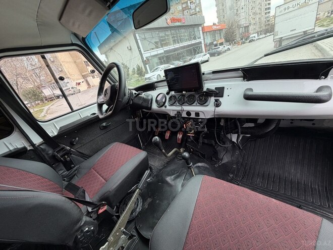 UAZ Hunter-11