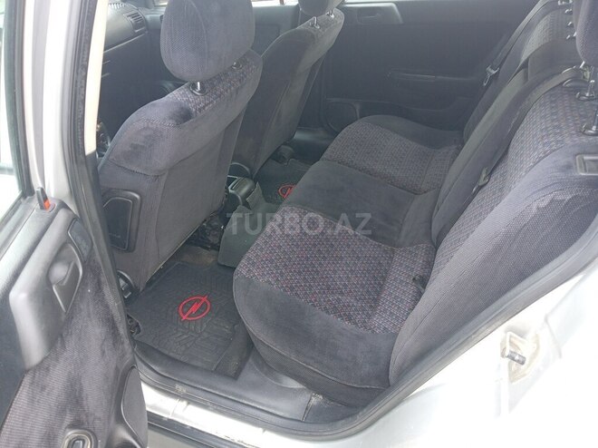 Opel Astra-10