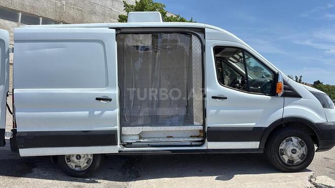 Ford Transit-7