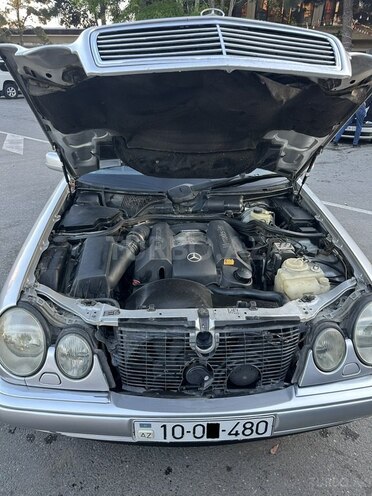 Mercedes E 280-3