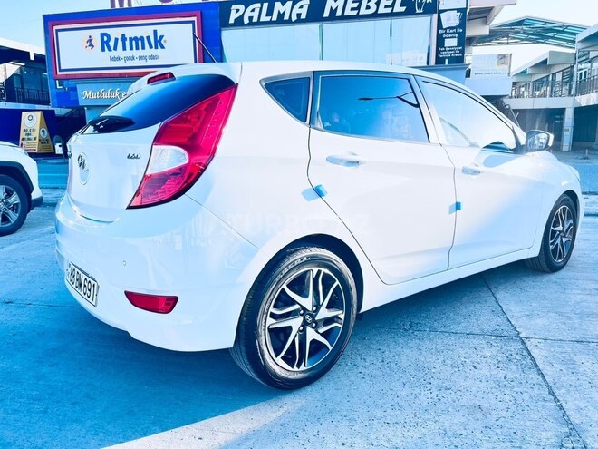 Hyundai Accent-5