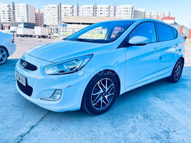 Hyundai Accent-2