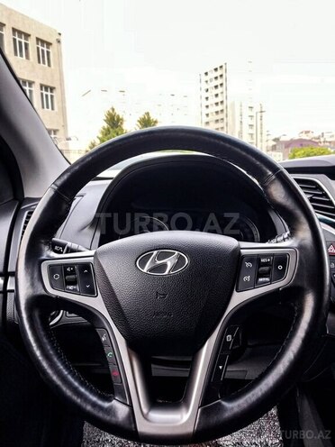 Hyundai i40-12