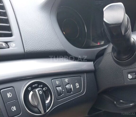Hyundai i40-14