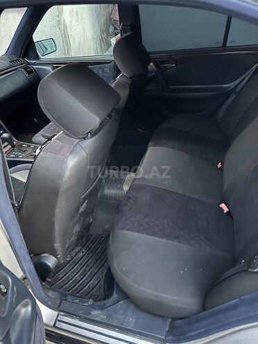 Mercedes E 280-6